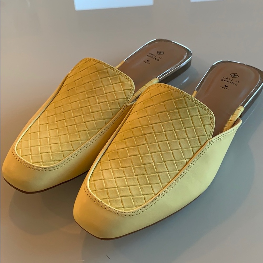 Call It Spring slide - size 7